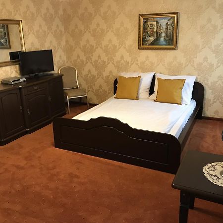 Hotel Restauracja Willa Radwan Aleksandrów Kujawski 外观 照片
