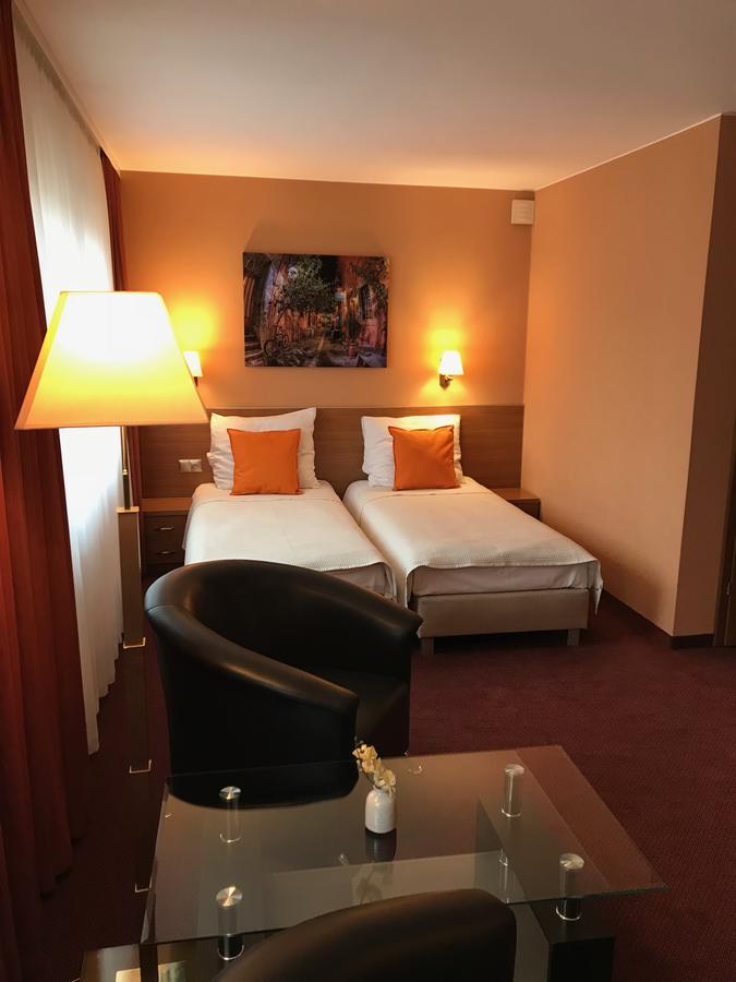Hotel Restauracja Willa Radwan Aleksandrów Kujawski 外观 照片